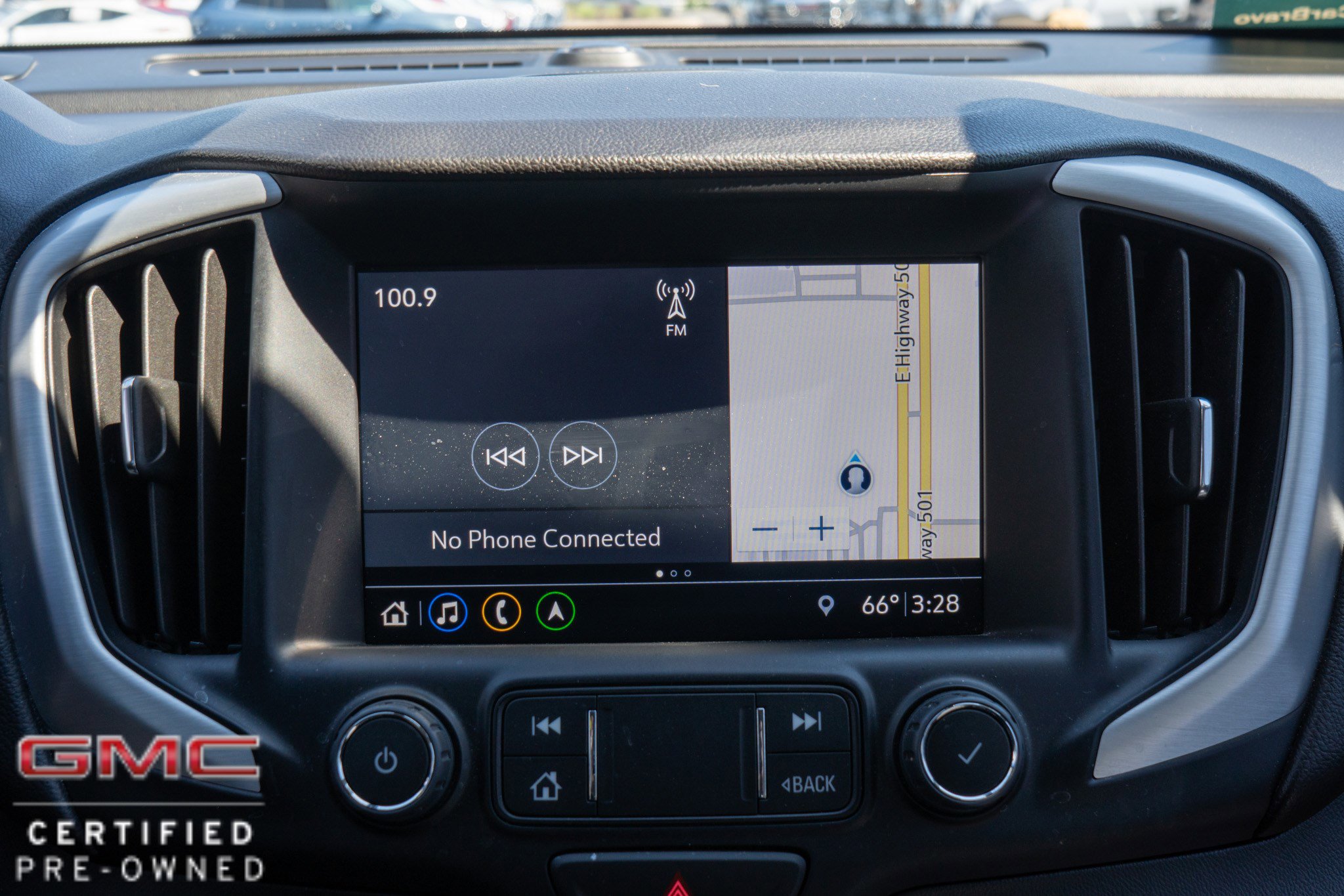 Used 2021 GMC Terrain SLT w/ Infotainment Package II FWD image 16