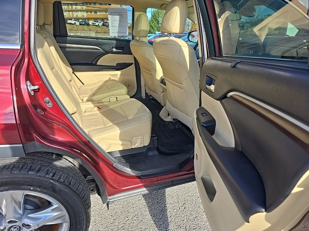 Used 2016 Toyota Highlander Limited Platinum image 8