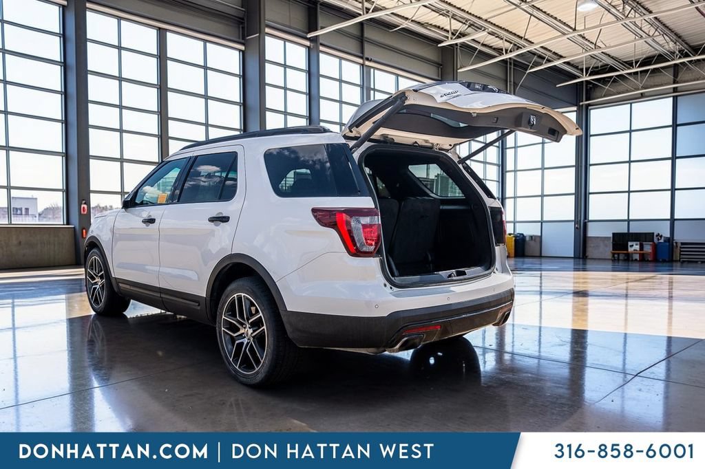Used 2016 Ford Explorer Sport w/ Equipment Group 401A AWD/4WD image 32