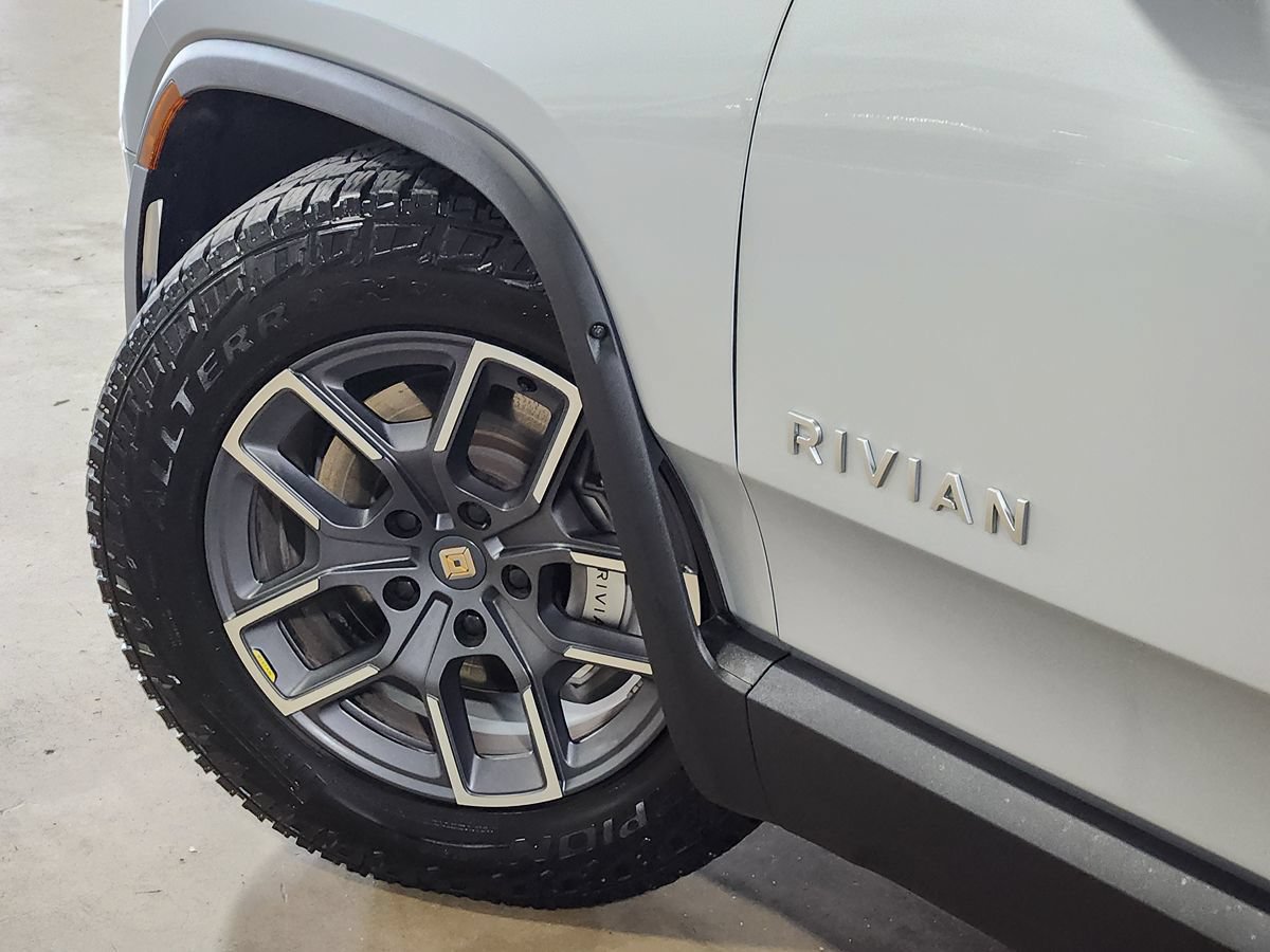 Used 2024 Rivian R1S Adventure Dual AWD/4WD image 23
