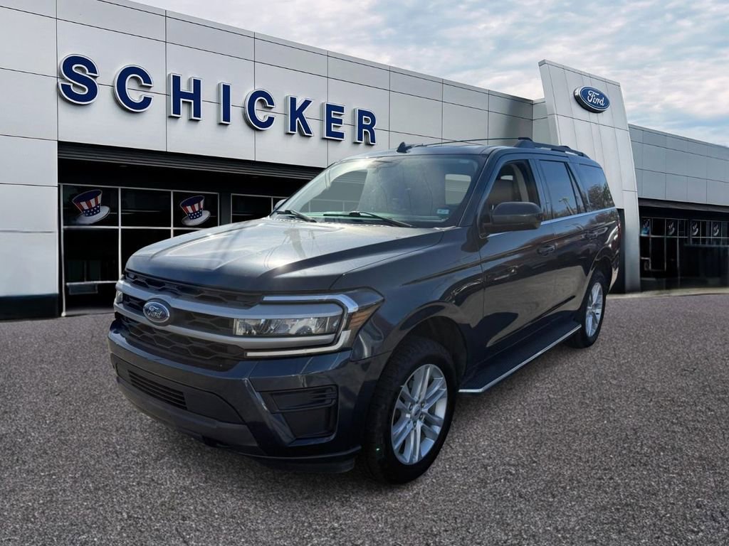 Used 2022 Ford Expedition XLT image 4