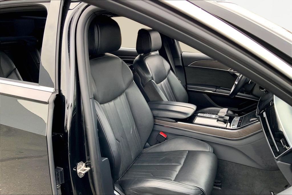 Used 2021 Audi A8 L 4.0T w/ Executive Plus Package image 19