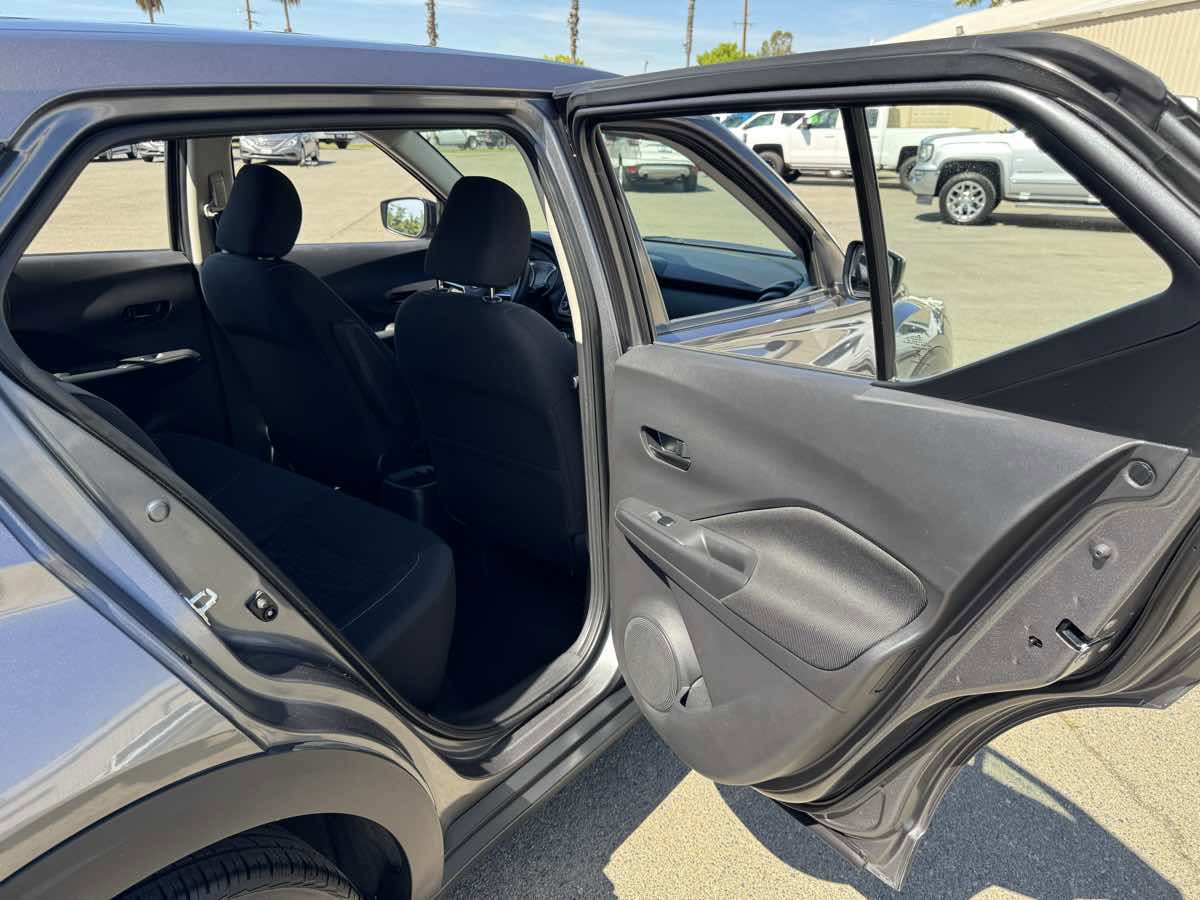 Used 2021 Nissan Kicks S FWD image 16