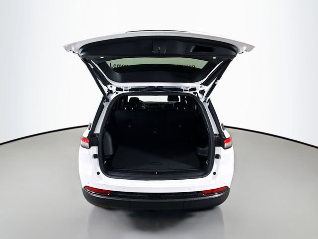 New 2025 Jeep Grand Cherokee Altitude image 25