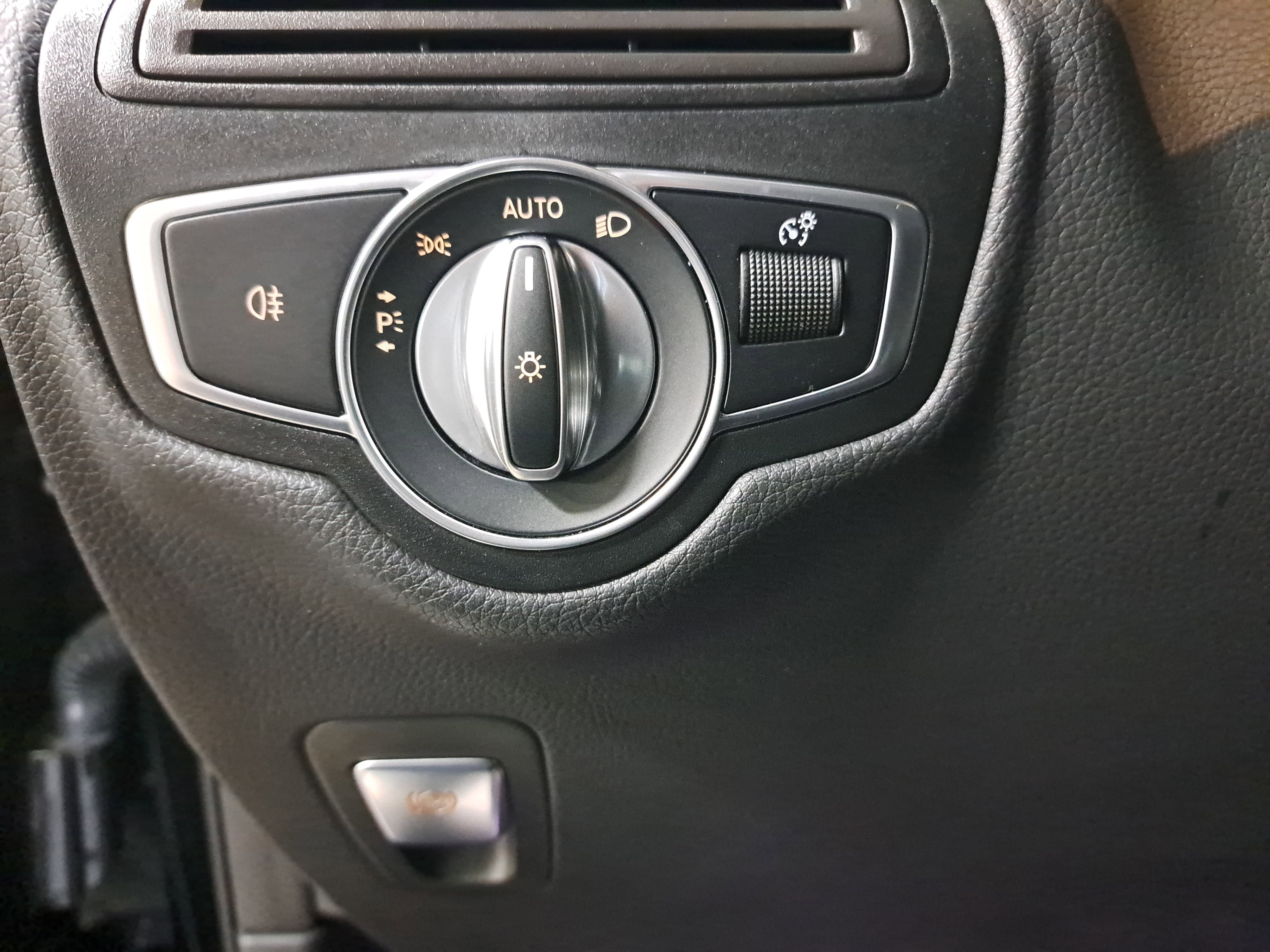 Used 2022 Mercedes-Benz GLC 300 4MATIC image 26