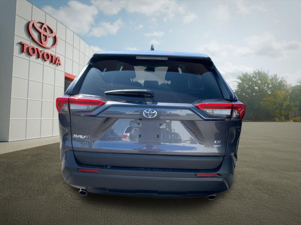 Used 2024 Toyota RAV4 LE AWD/4WD image 3