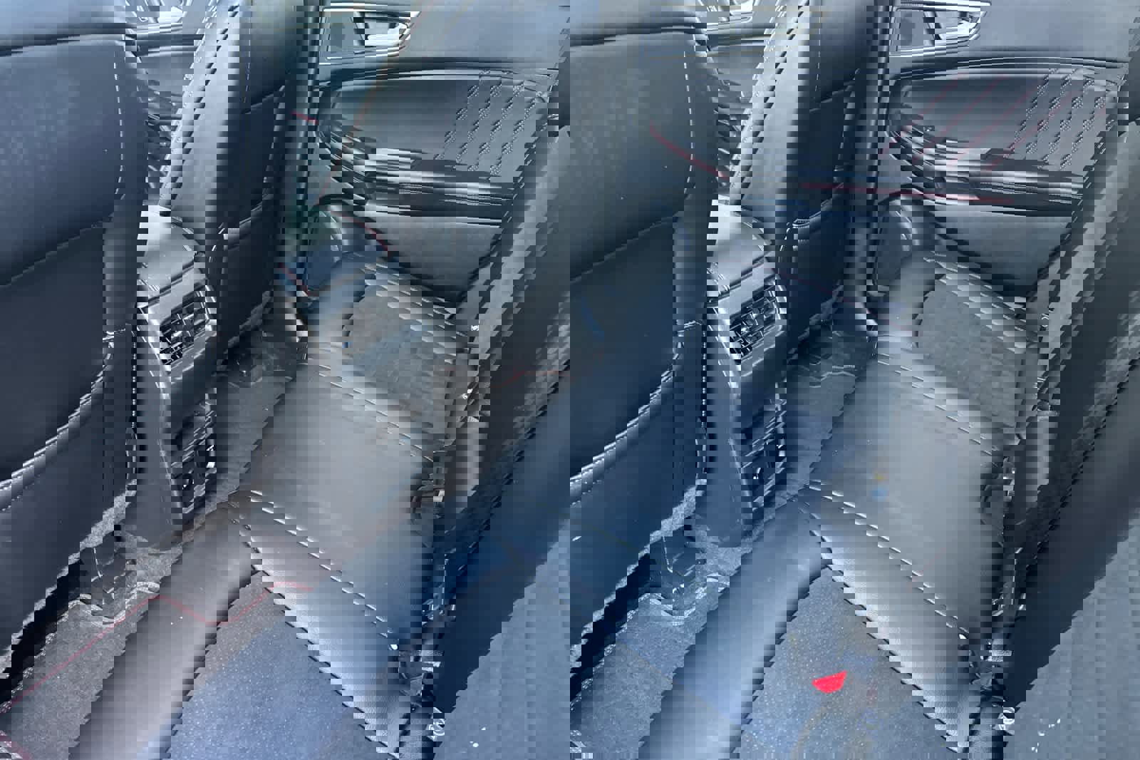 Certified 2022 Ford Edge ST-Line AWD/4WD image 4