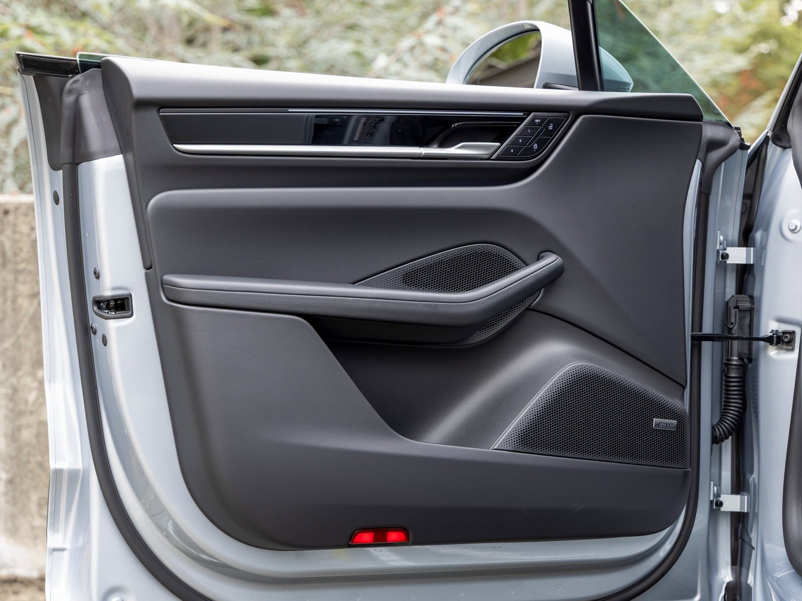 New 2025 Porsche Macan Electric image 23