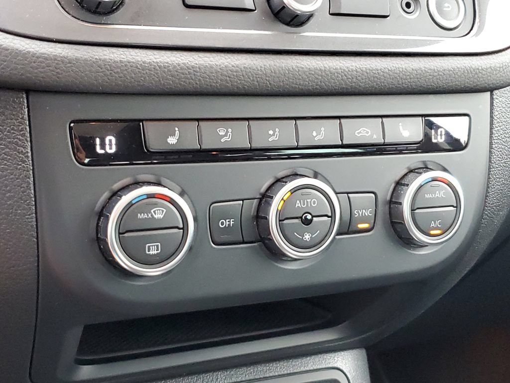 Used 2013 Volkswagen Tiguan SEL FWD image 26