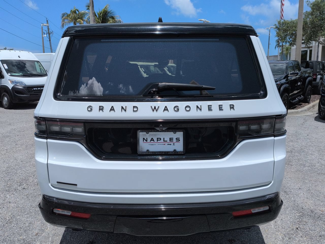 Used 2023 Jeep Grand Wagoneer L Series III w/ Quick Order Packagew 28T AWD/4WD image 6