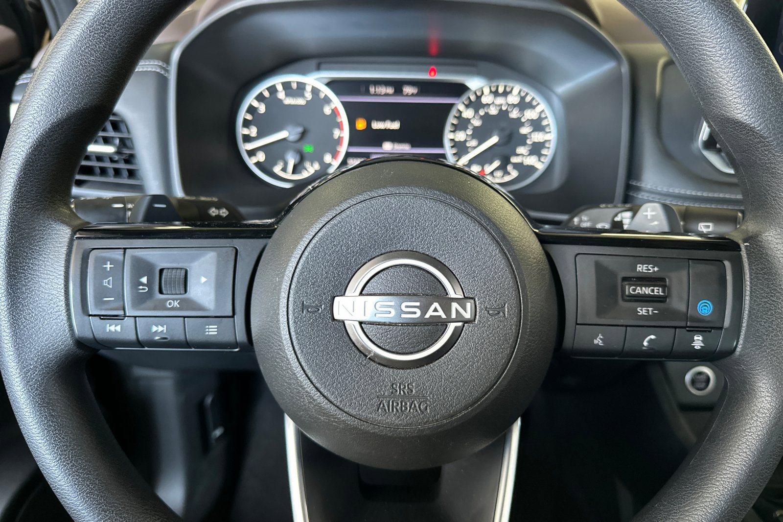 Used 2023 Nissan Rogue SV image 23