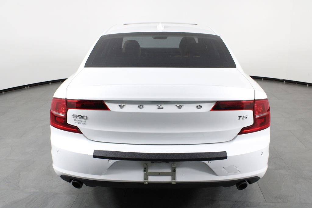 Used 2018 Volvo S90 T5 Momentum w/ Convenience Package image 9