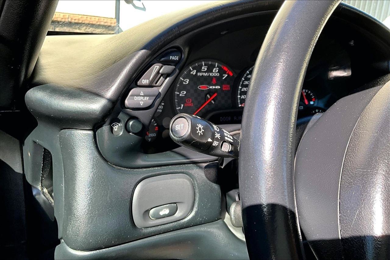Used 2002 Chevrolet Corvette Z06 w/ Memory Pkg RWD image 37
