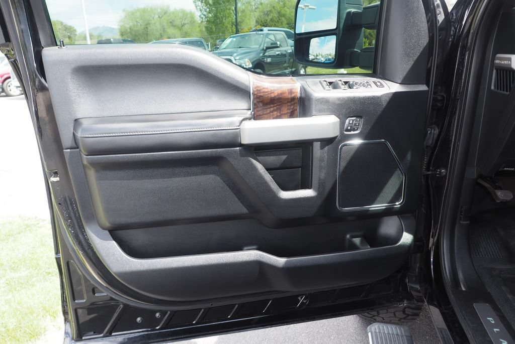 Used 2017 Ford F250 Platinum w/ FX4 Off-Road Package AWD/4WD image 14