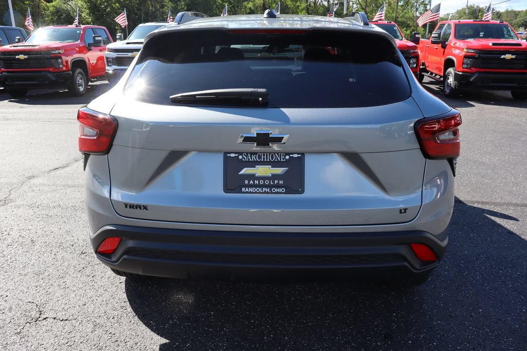 New 2026 Chevrolet Trax LT w/ Midnight Edition FWD image 26