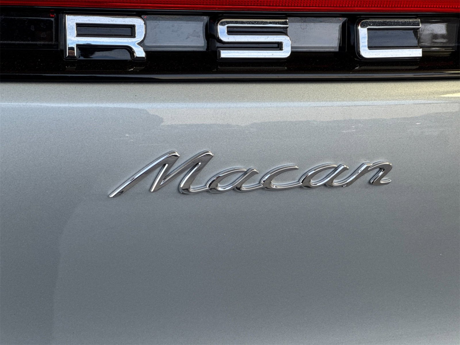 Used 2025 Porsche Macan image 33