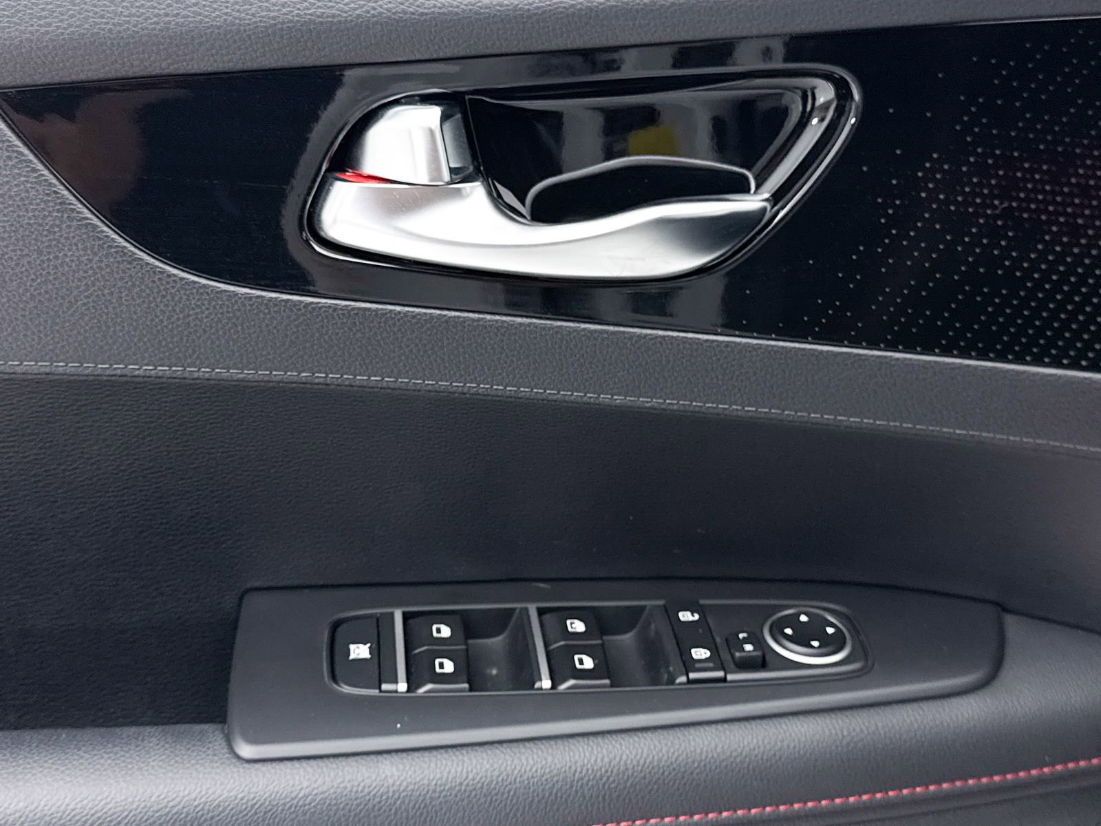 Used 2024 Kia Forte GT image 28