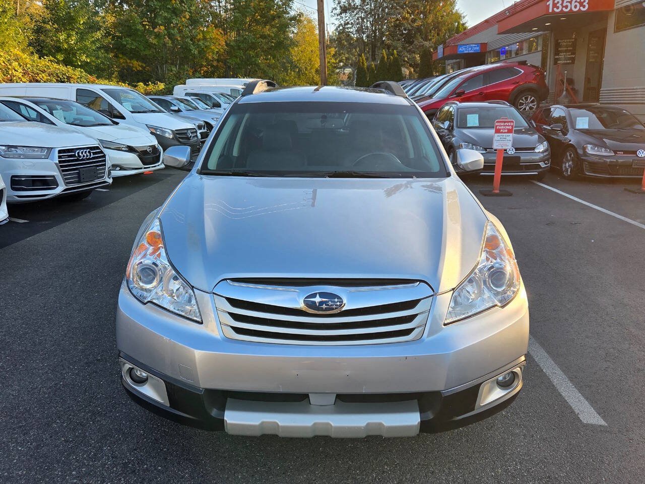 Used 2012 Subaru Outback 3.6R Limited AWD/4WD image 2