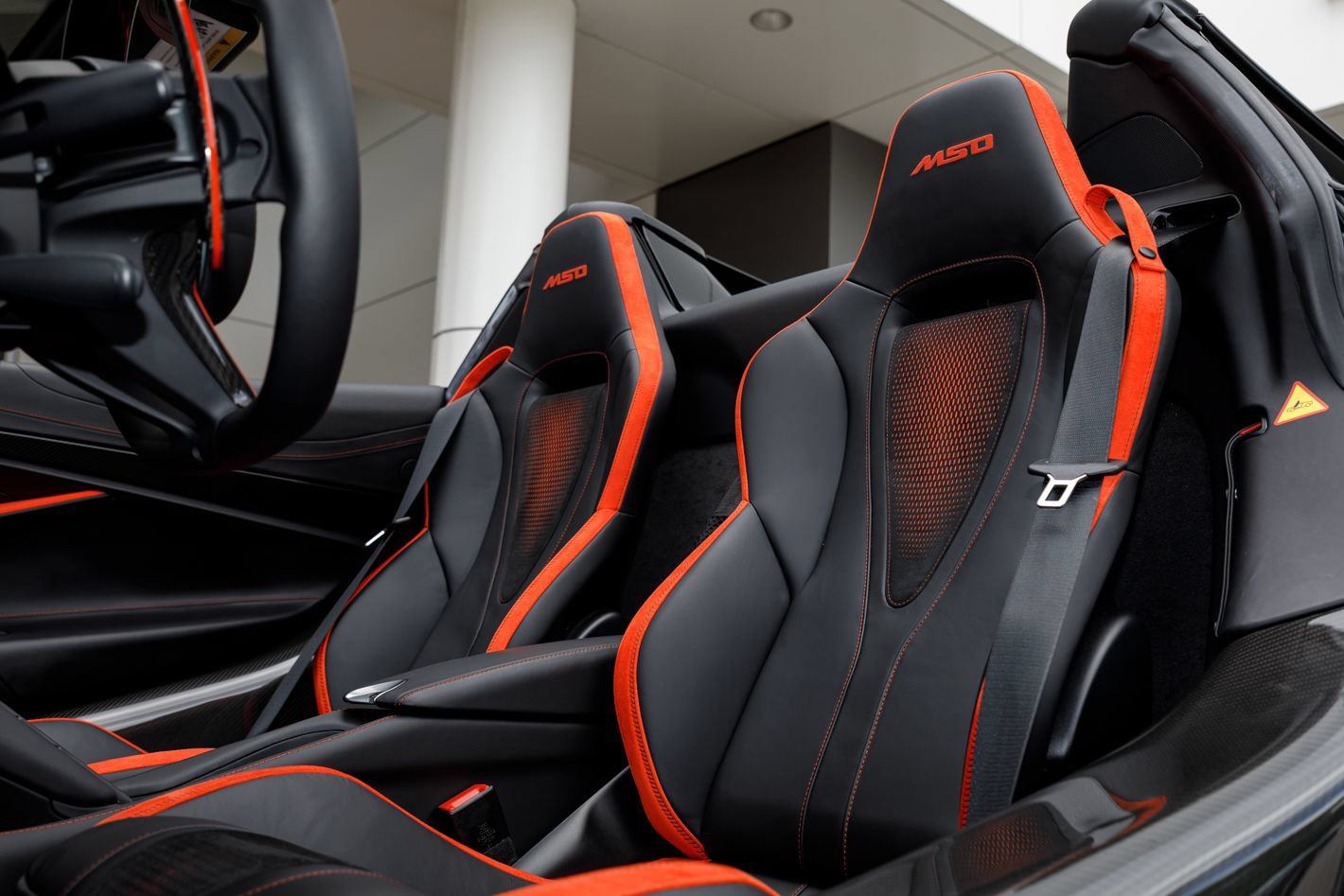 Used 2024 McLaren 750S Spider RWD image 61