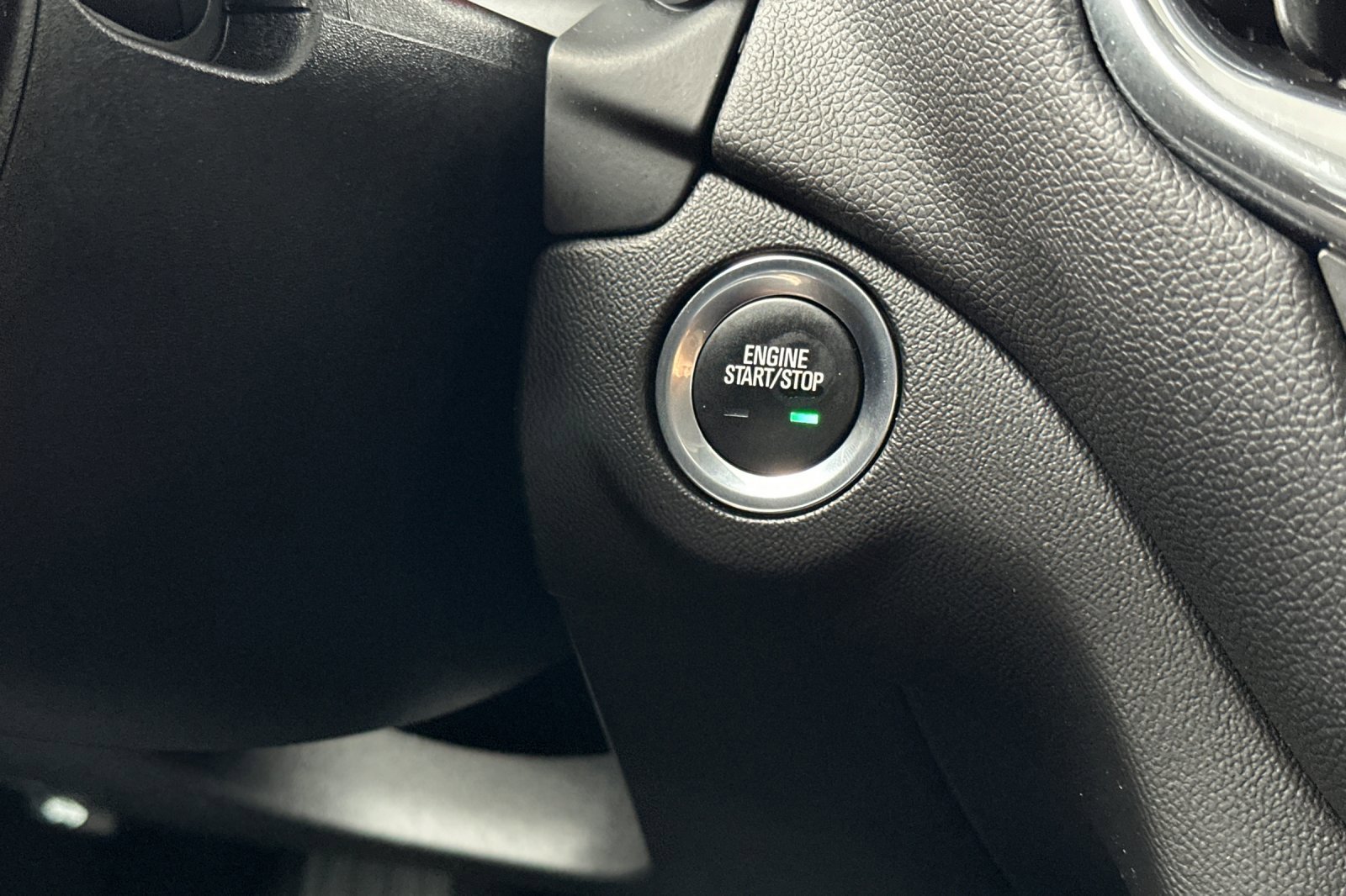 Used 2020 Chevrolet Equinox LT w/ LPO, Floor Liner Package image 22