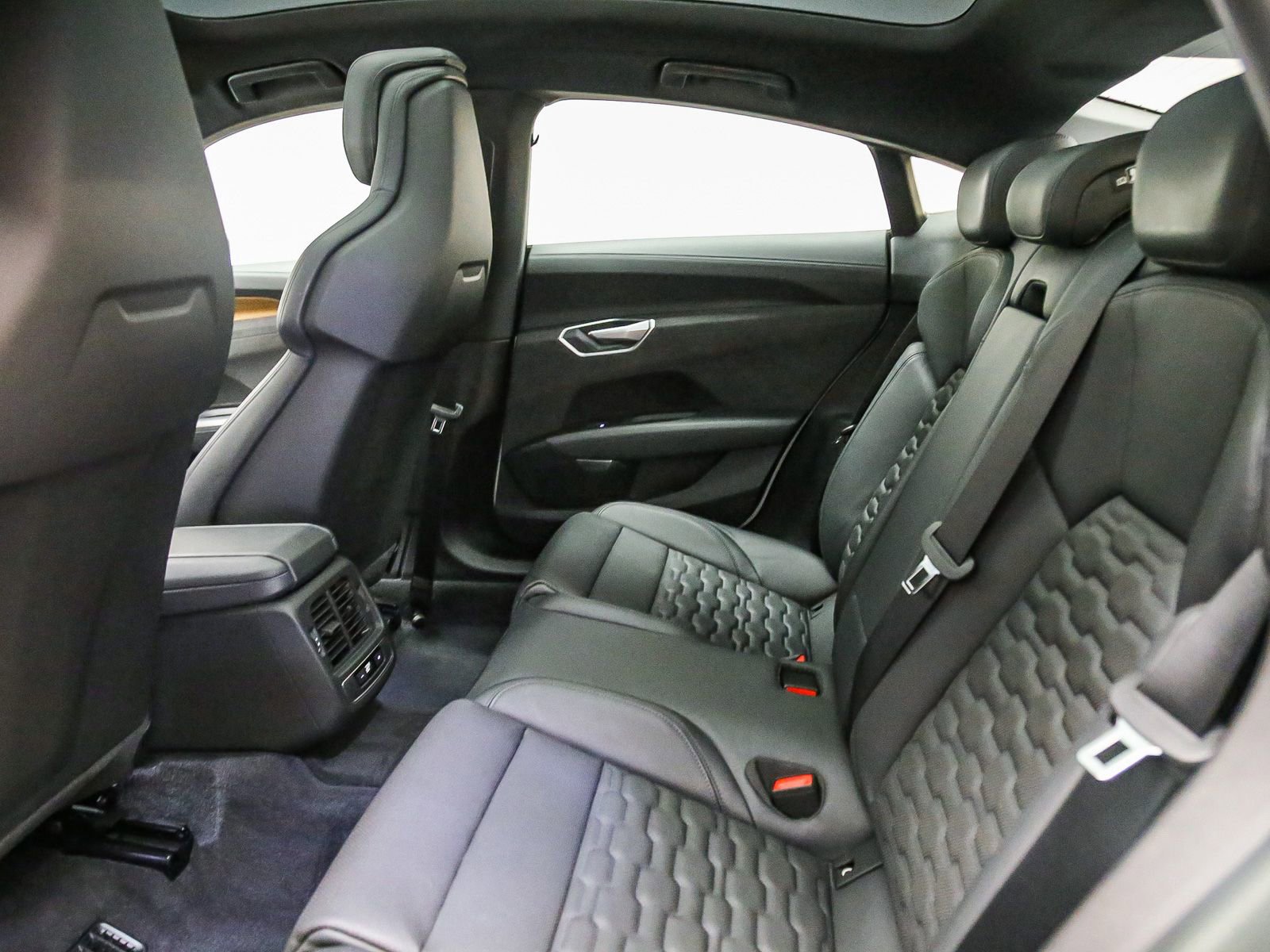 Certified 2023 Audi e-tron GT Premium Plus AWD/4WD image 21