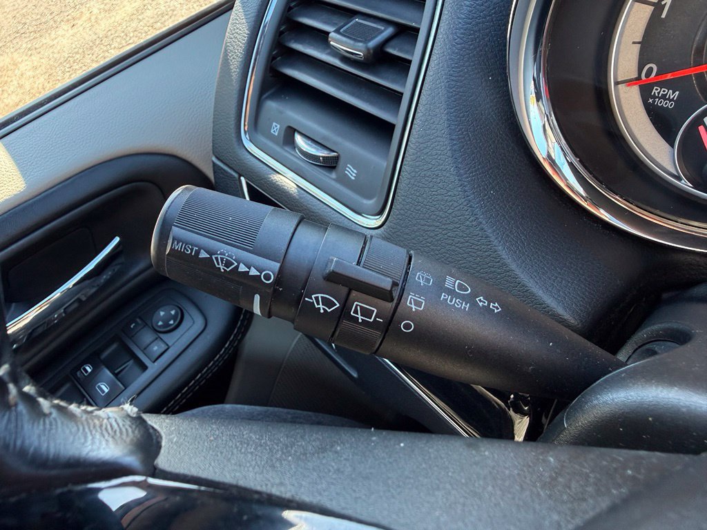 Used 2019 Dodge Grand Caravan SXT FWD image 16