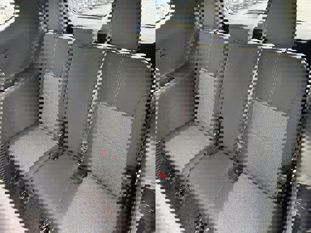 Used 2025 GMC Acadia Elevation image 6