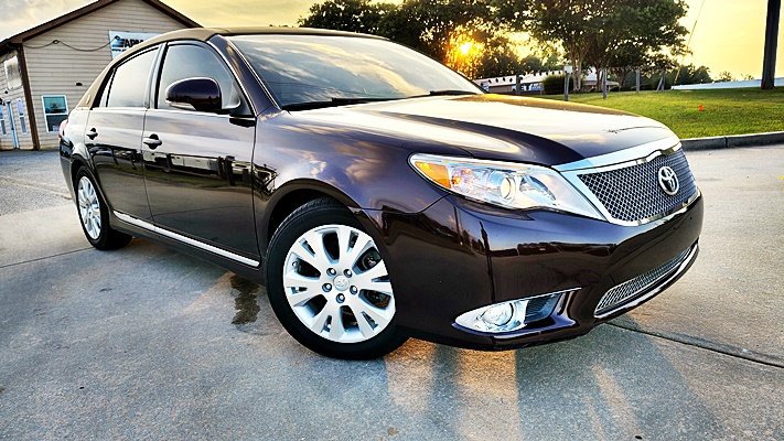 Used 2011 Toyota Avalon FWD image 2