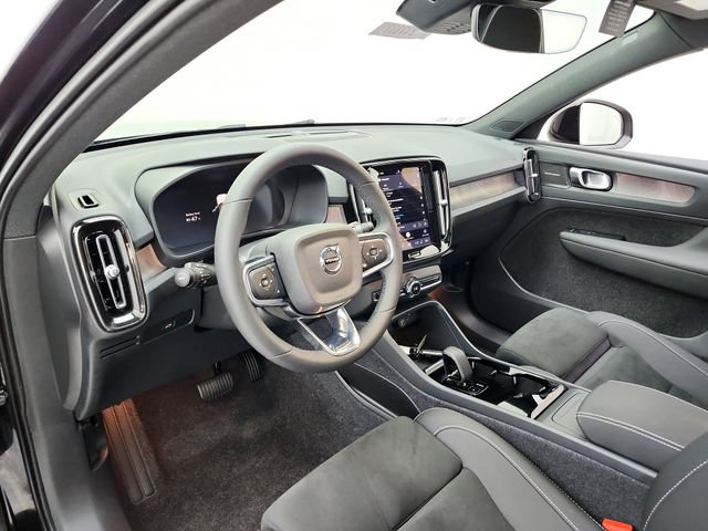 Certified 2024 Volvo XC40 Recharge Ultimate w/ Protection Package Premier AWD/4WD image 17
