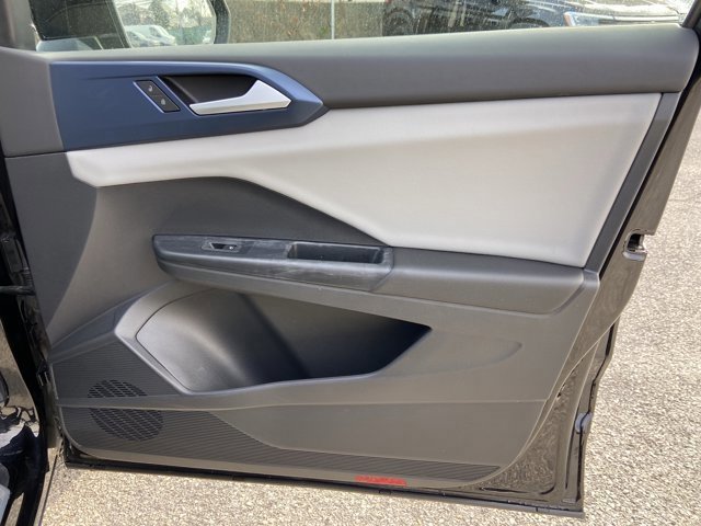 Used 2022 Volkswagen Taos SE image 28