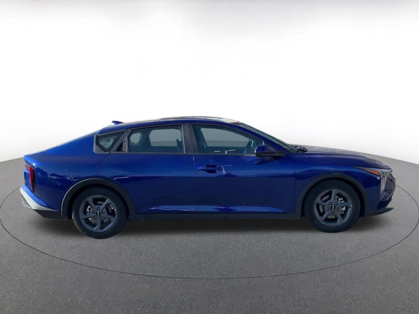 Used 2025 Kia K4 LXS image 17