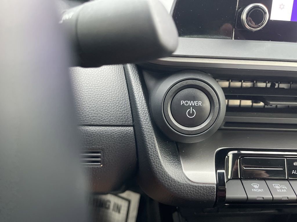 Used 2023 Toyota Prius LE image 24