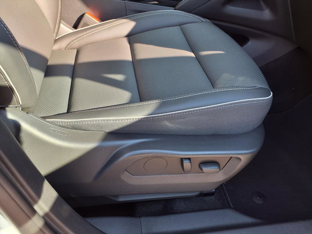 Used 2023 Buick Envision Essence image 26