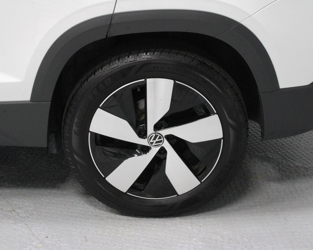 Used 2025 Volkswagen Taos S AWD/4WD image 19