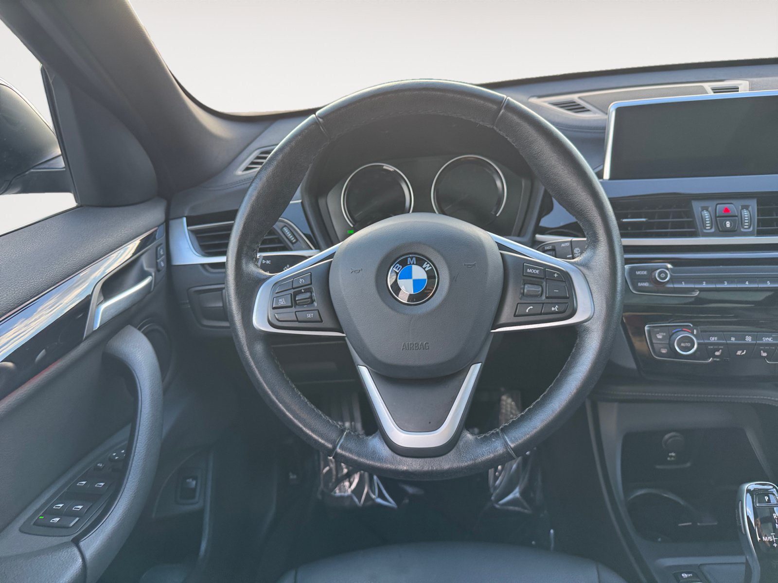 Used 2021 BMW X1 xDrive28i w/ Convenience Package AWD/4WD image 12