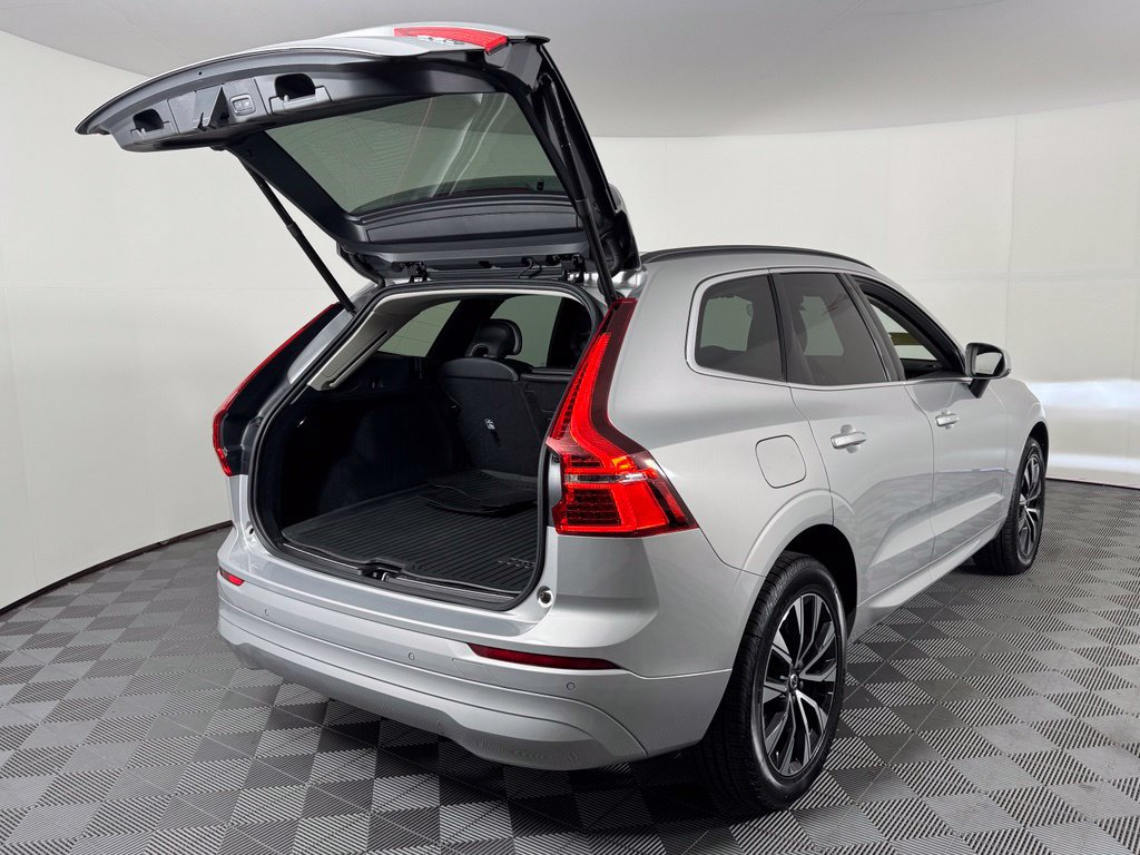 Certified 2023 Volvo XC60 B5 Core w/ Climate Package AWD/4WD image 9
