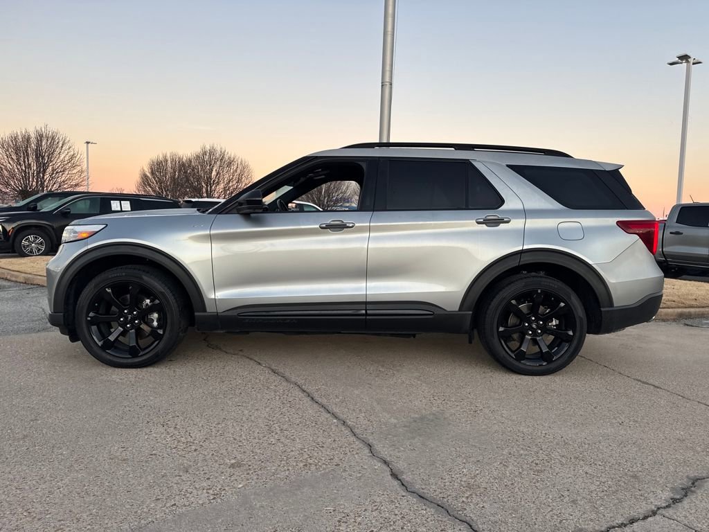 Used 2023 Ford Explorer ST-Line w/ Class IV Trailer Tow Package image 3