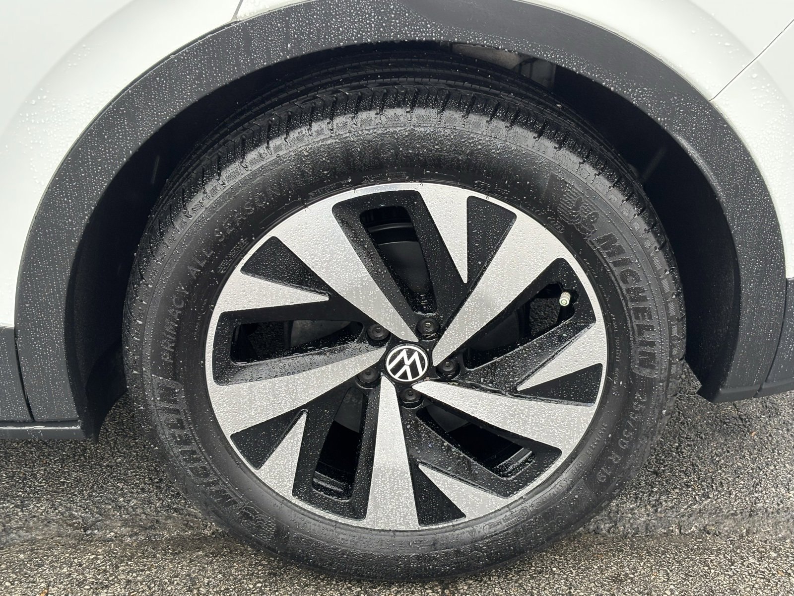 Used 2023 Volkswagen ID.4 Pro image 13