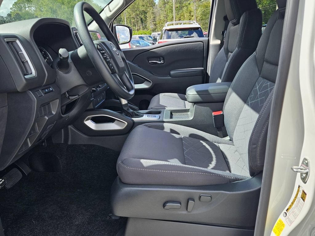 New 2026 Nissan Frontier SV w/ Tow Package AWD/4WD image 3