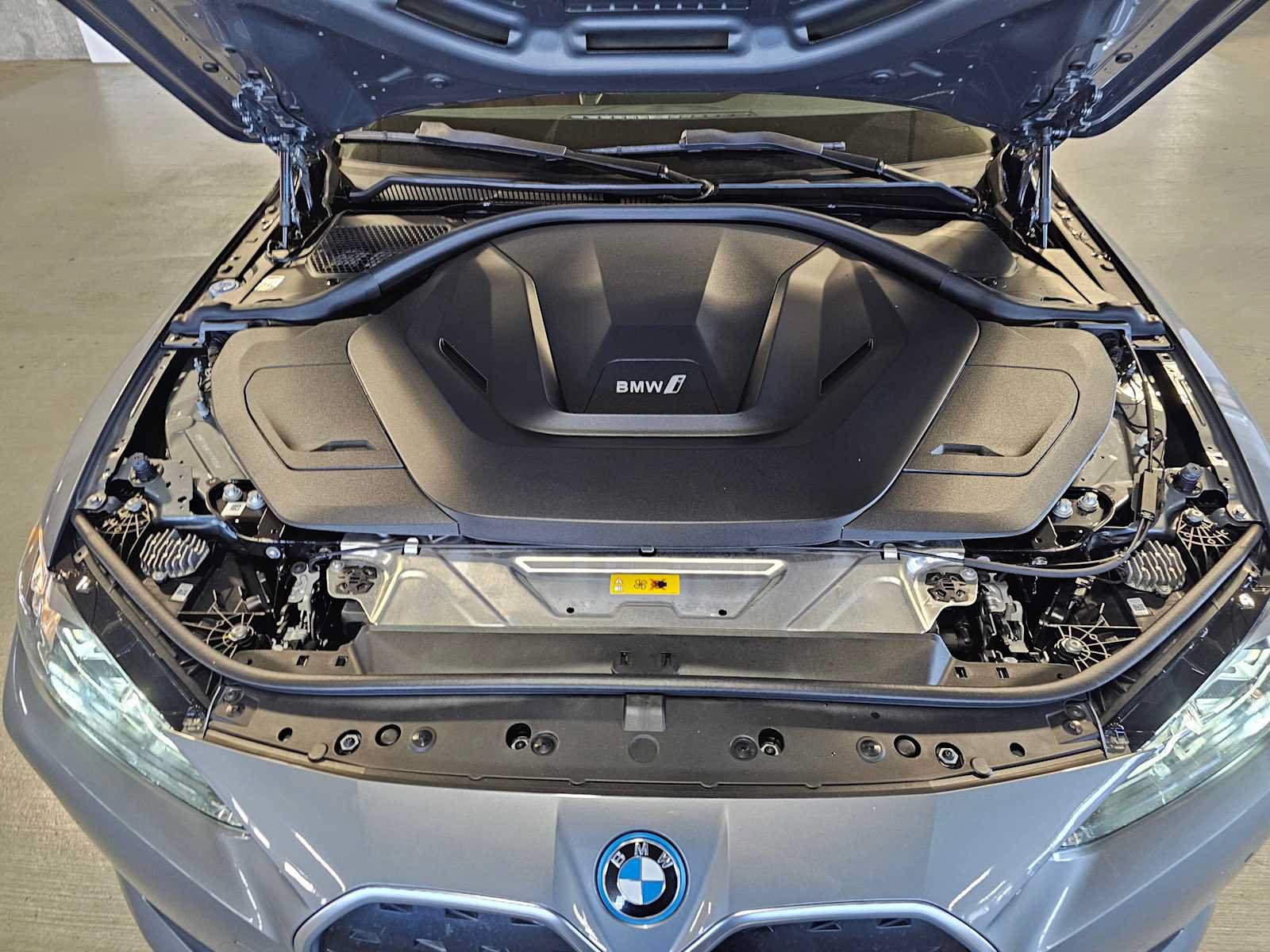 Certified 2023 BMW i4 eDrive40 RWD image 9