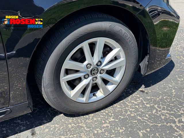 Used 2025 Toyota Camry LE FWD image 9