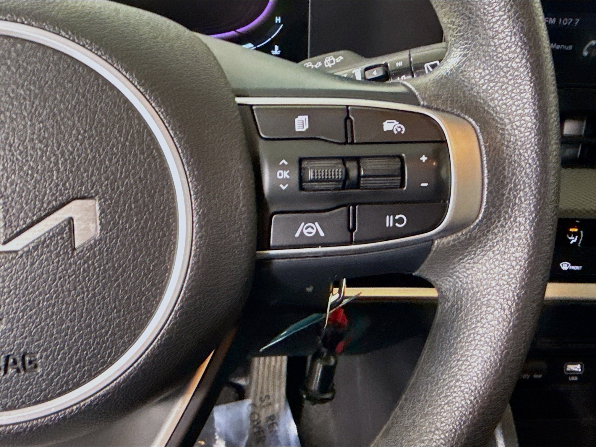 Used 2023 Kia Sportage LX image 15