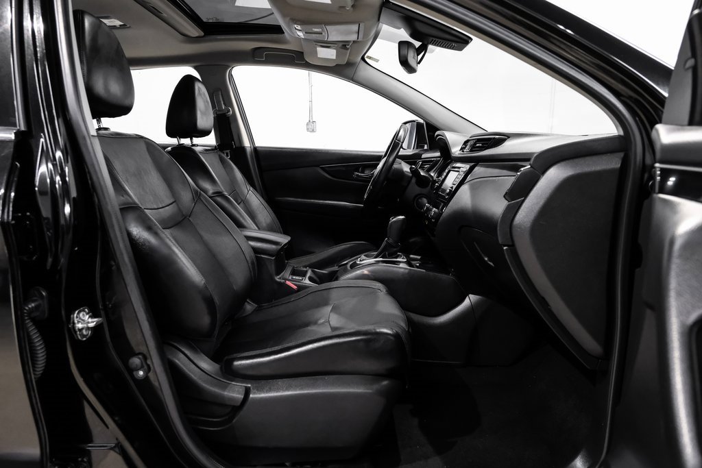 Used 2019 Nissan Rogue Sport SL w/ Premium Package image 39