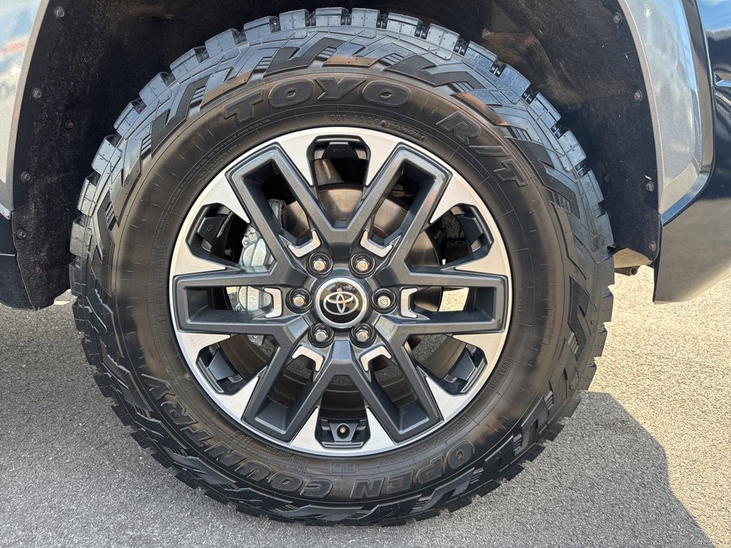 Used 2023 Toyota Tundra Limited image 11