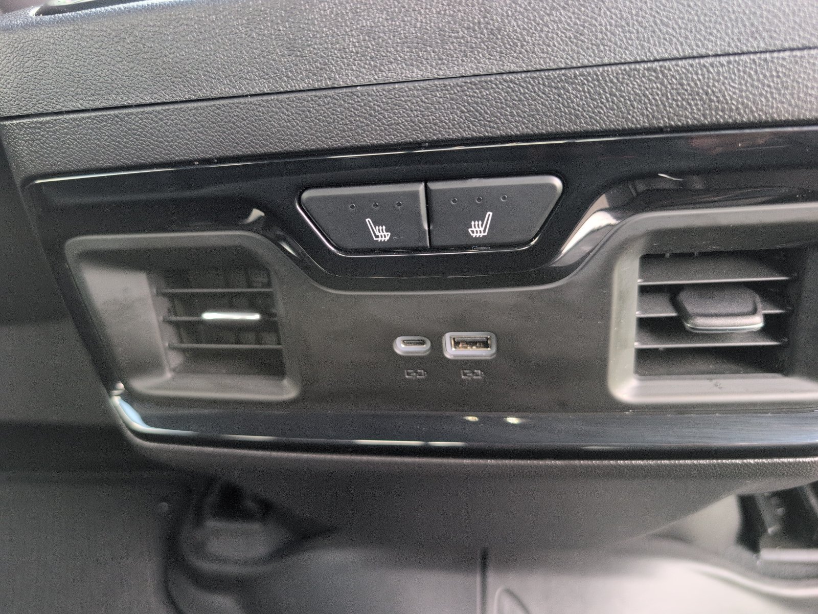 Used 2025 GMC Sierra 1500 AT4X AWD/4WD image 17