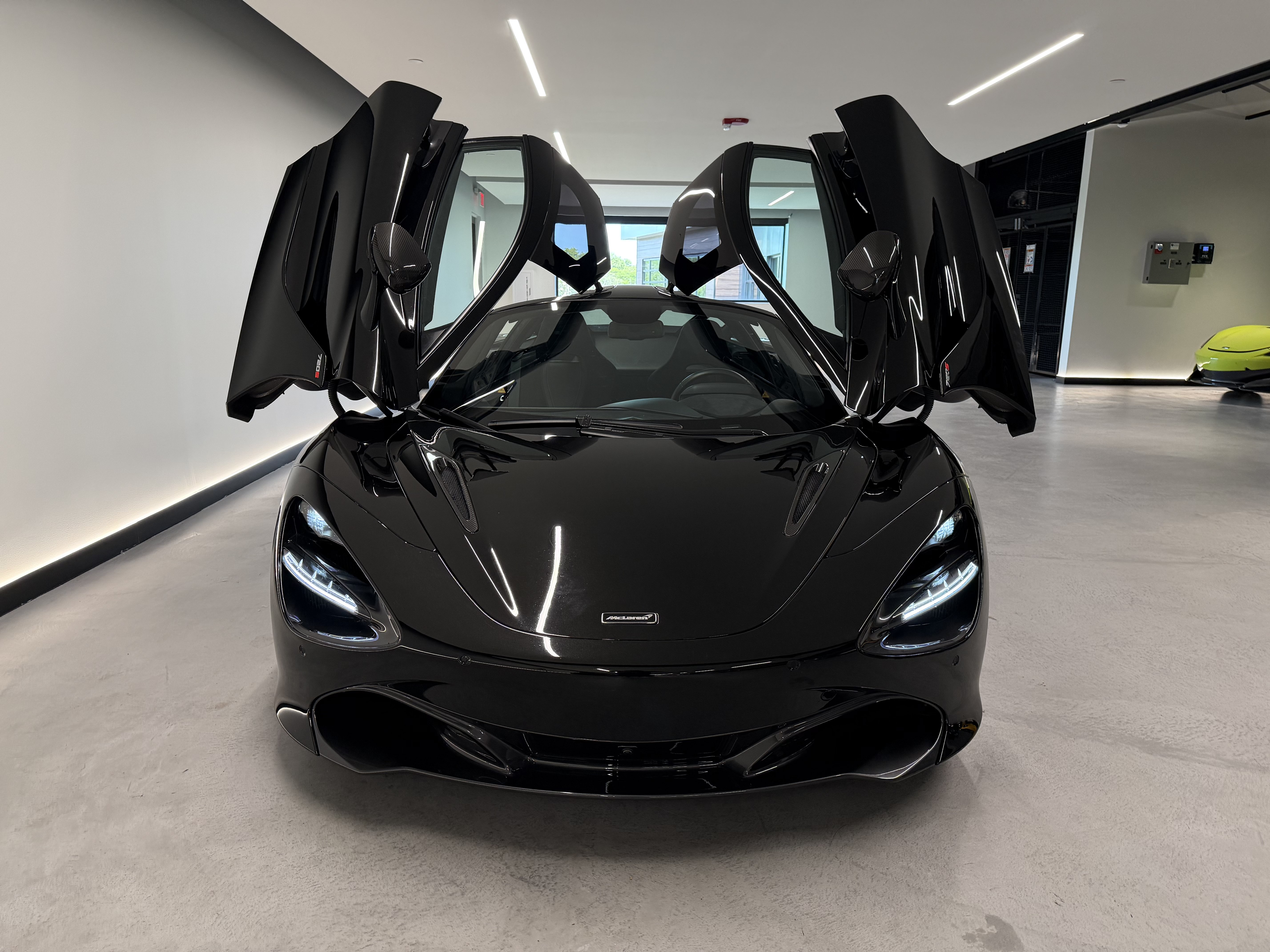Used 2020 McLaren 720S Performance RWD image 12
