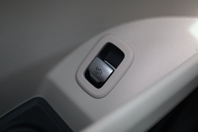 Used 2025 Mercedes-Benz GLC 300 image 19