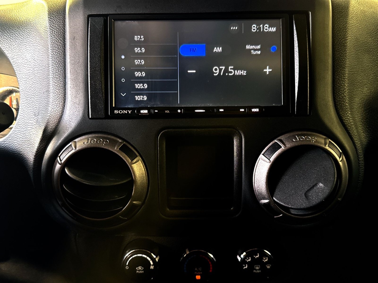 Used 2018 Jeep Wrangler Sport AWD/4WD image 26