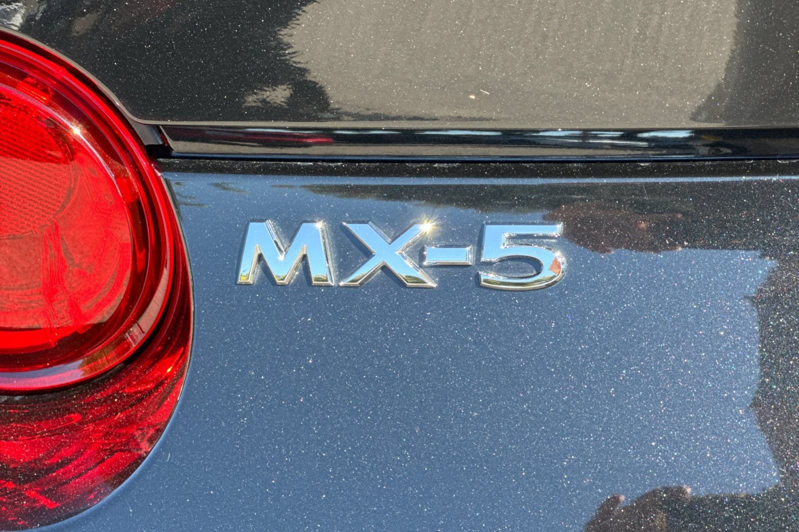 Used 2021 MAZDA MX-5 Miata Club w/ Appearance Package RWD image 27