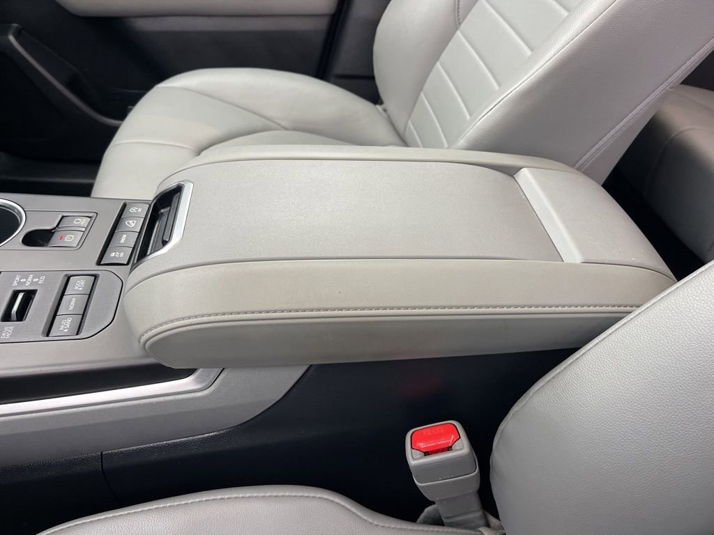 Used 2020 Toyota Highlander XLE image 13